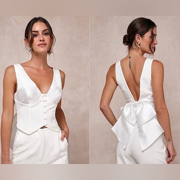 Lulus Iconic Romantic Ivory Button-Front Bustier Bow
Vest Top, Size M, NWT - Picture 1 of 15